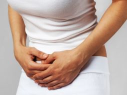 Los calambres en la parte inferior del abdomen son característicos de una infección. ESPECIAL /