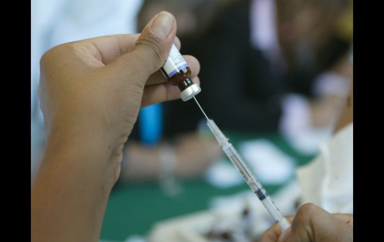 Los Centros para el Control y la Prevención de Enfermedades recomiendan que los niños sean doblemente vacunados. ARCHIVO /