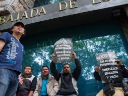 Las embajadas de España, EU y Francia operan este lunes con normalidad a pesar de los plantones establecidos por la CNTE. NTX /