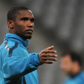Samuel Eto'o a un paso del Chelsea