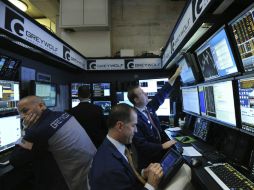 Wall Street cierra al alza luego de dos jornadas afectadas por la posible intervención de EU en Siria. EFE /