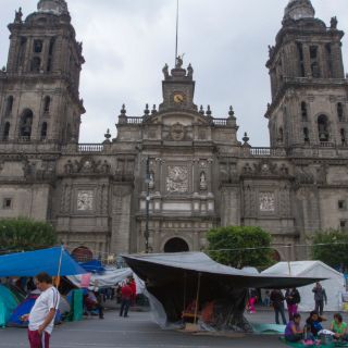 El SME se suma a plantón del CNTE en el Zócalo