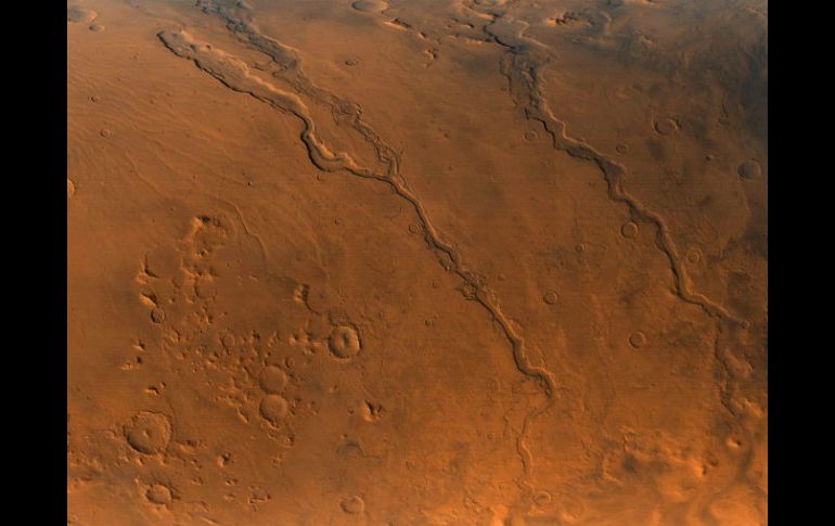 Señalan que la evidencia apunta a que la vida comenzó en Marte y que llegó a la Tierra a bordo de una roca. ARCHIVO /