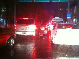 Autoridades recomiendan a los automovilistas conducir con precaución. Imagen tomada de @elba_q. ESPECIAL /