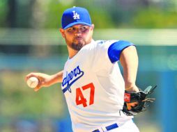 Ricky Nolasco se alista para ejecutar su lanzamiento durante la primera entrada. El derecho ponchó a 11, su mayor cifra de la temporada AP /