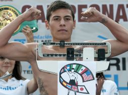Andrés Gutiérrez dice estar entrenándose diariamente para poder llegar en forma a la pelea. ARCHIVO /