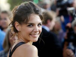 Señalan que Holmes se sintió halagada, pero no estaba interesada. ARCHIVO /