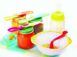 Equilibrio. A partir de los seis meses de edad, el bebé ya puede comenzar a ingerir cereales en papillas, sin dejar de lado la leche.  /