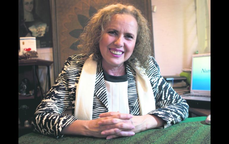 Experta. Lety Bouchet se ha dedicado a la lectura de las líneas de las manos desde hace 35 años.  /