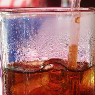 Refresco 'aporta' la mitad de las calorías