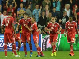 Los jugadores del Bayern logran otro título europeo para sus vitrinas. AFP /