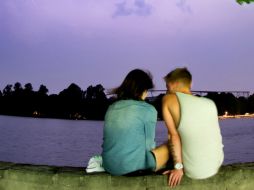 Puedes comenzar a compartir tu gusto por algún libro a tu pareja. ARCHIVO /