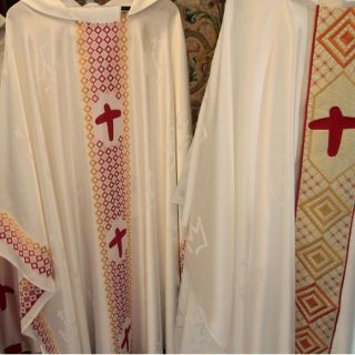 Investigan a sacerdote dominicano acusado de violar 15 mujeres