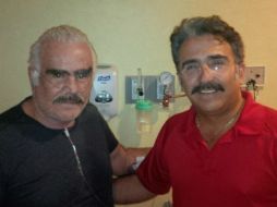 Vicente Fernández abandona el hospital, seguirá con su recuperación en Los 3 Potrillos. Foto: @CarlosBanda. ESPECIAL /