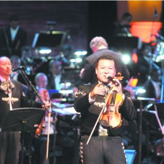 Reconocen a René Rivial y Nati Cano, impulsores del mariachi