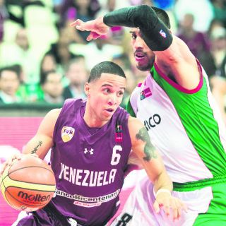 Ayón se echa el equipo al hombro