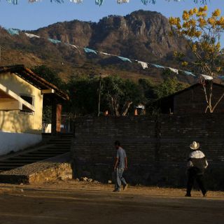 Aristóteles se reúne con líder nahua