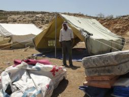 Medio centenar de beduinos de la tribu Kaabne vagan en tiendas de campaña en Cisjordania. EFE /