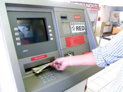 El poder de compra de los hispanos alcanzará 1.5 billones de dólares en 2015, según el economista Felipe Basulto. ARCHIVO /