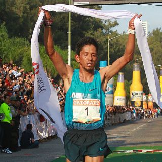 Dos mexicanos ganan el medio maratón Atlas