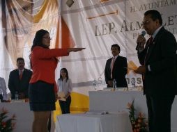Alma Leticia Reyes durante su Toma de Protesta como alcaldesa del municipio de San Dimas. TOMADA DE @DrRamonEnriquez  /