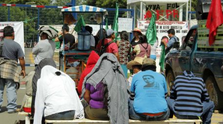 Los manifestantes permanecieron en las inmediaciones del aeropuerto por cerca de siete horas. NTX /