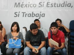 Para los jóvenes mexicanos, la educación no es garantía de empleo, y éste no lo es de independencia económica ni residencial. ARCHIVO /