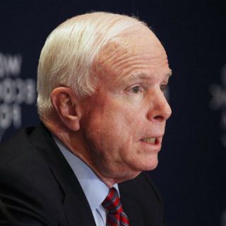 Obama busca apoyo de McCain para atacar Siria