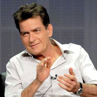 Charlie Sheen: 48 años y disfruta el éxito de su serie