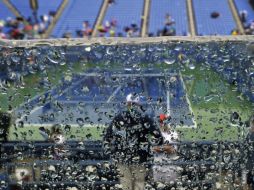 La cancha Arthur Ashe fue invadida por el agua. AFP /