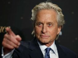 Michael Douglas desea que su matrimonio con Catherine Zeta-Jones aún funcione. AP /