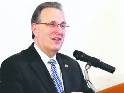 Anthony Wayne, representante diplomático del Gobierno estadounidense en México, enfrentará el primer conflicto binacional. ESPECIAL /