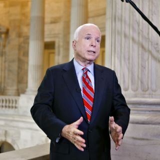 McCain apoya ataque en Siria tras asegurarse de su magnitud