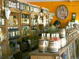 Solicitan a los encargados de negocios de bebidas alcohólicas estar alerta. ARCHIVO /