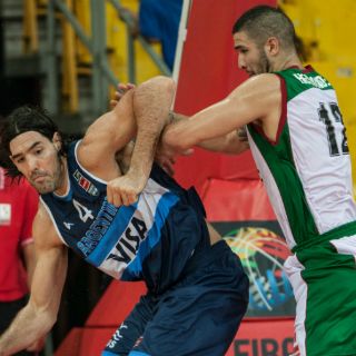 Argentina bate invicto de México y se clasifica primera en el grupo B