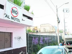 Quejas en el barrio. ''Nuestras fincas van a valer la mitad de lo que valen'', lamentan los vecinos. EL INFORMADOR /