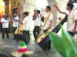 El mariachi Los Choznos fue creado a raíz de un taller gratuito que se realiza todos los viernes en el Parque El Refugio. EL INFORMADOR /