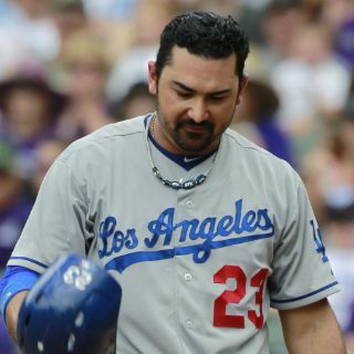Adrián González produce en triunfo de Dodgers