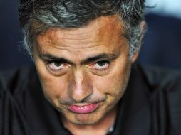 Mou sigue causando polémica en el futbol europeo, ahora con los 'Blues'. ARCHIVO /