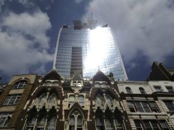 Land Securities evaluará de nuevo su proyecto arquitectónico para evitar que continúe produciéndose el efecto. EFE /