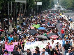 Maestros de la CNTE durante la marcha que partió del Auditorio Nacional hacia el Congreso de la Unión. NTX /