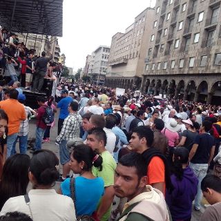 Maestros llegan a Plaza de Armas