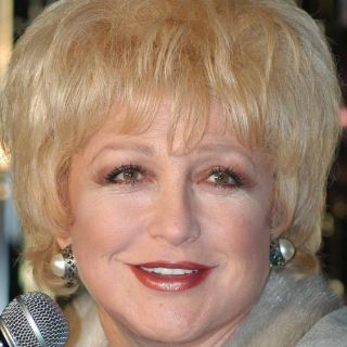 Angélica María manda mensaje de aliento a Johnny Laboriel