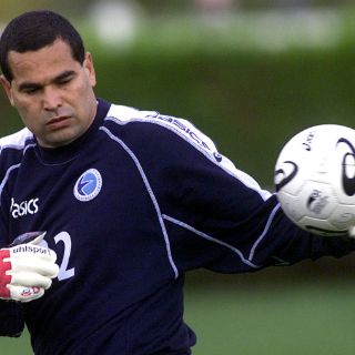 Arremeten ex astros contra la Conmebol