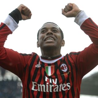 Robinho denuncia robo en su domicilio