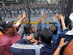Maestros de la Sección 22 de la Coordinadora Nacional de Trabajadores de la Educación se manifiestan. ARCHIVO /