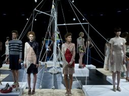 Modelos lucen algunas de las propuestas primaveraverano de la diseñadora uruguaya Gabriela Perezutti. EFE /