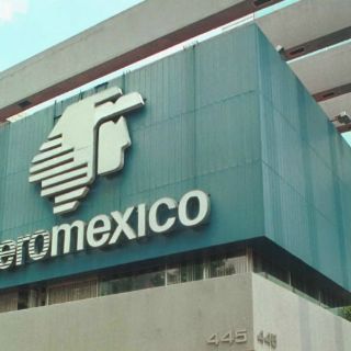 Presentan sobrecargos amparo contra Aeroméxico