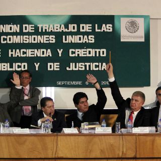 Comisiones avalan en lo general la reforma financiera