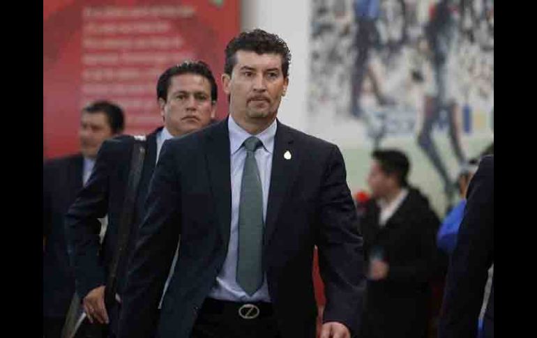 El técnico nacional, José Manuel de la Torre, a su llegada al Estadio Azteca para el partido ante Honduras. NTX /